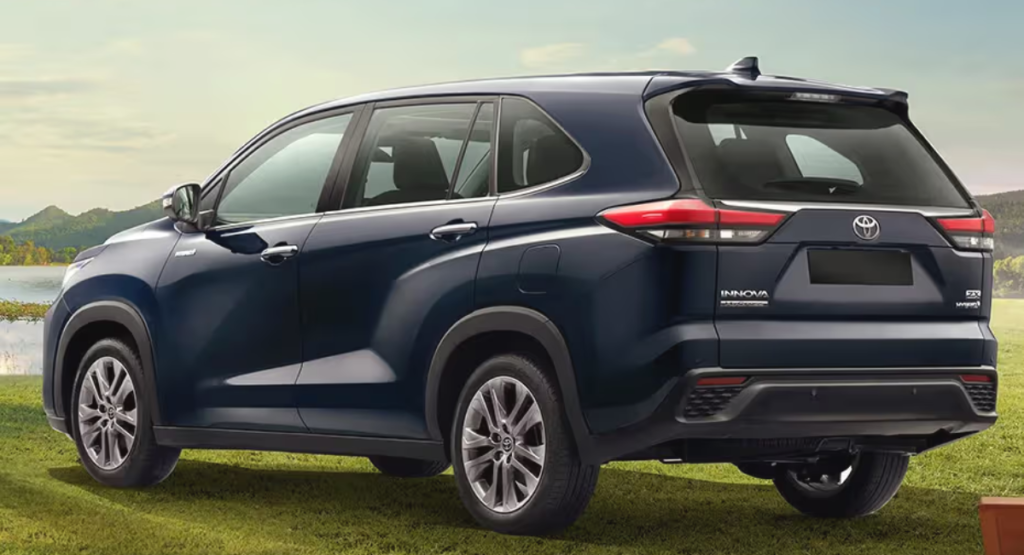 Toyota Innova Hycross