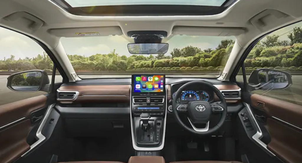 Toyota Innova Hycross 2025